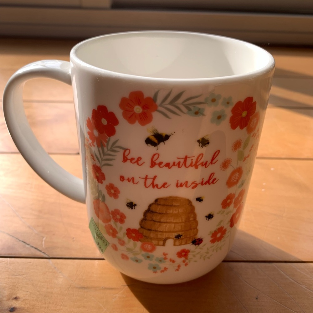 HARVEST GREEN STUDIO | 🐝 “Bee Beautiful On The Inside” Mug
